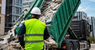 Вывоз строительного мусора в Ялуторовске: услуги лицензированной компании — ПроМусор